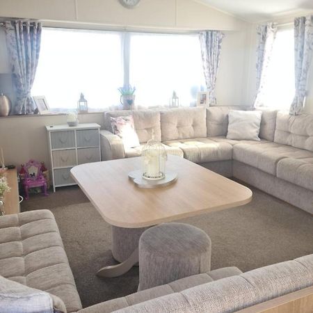 The Orchards Holiday Home Clacton-on-Sea Exterior photo